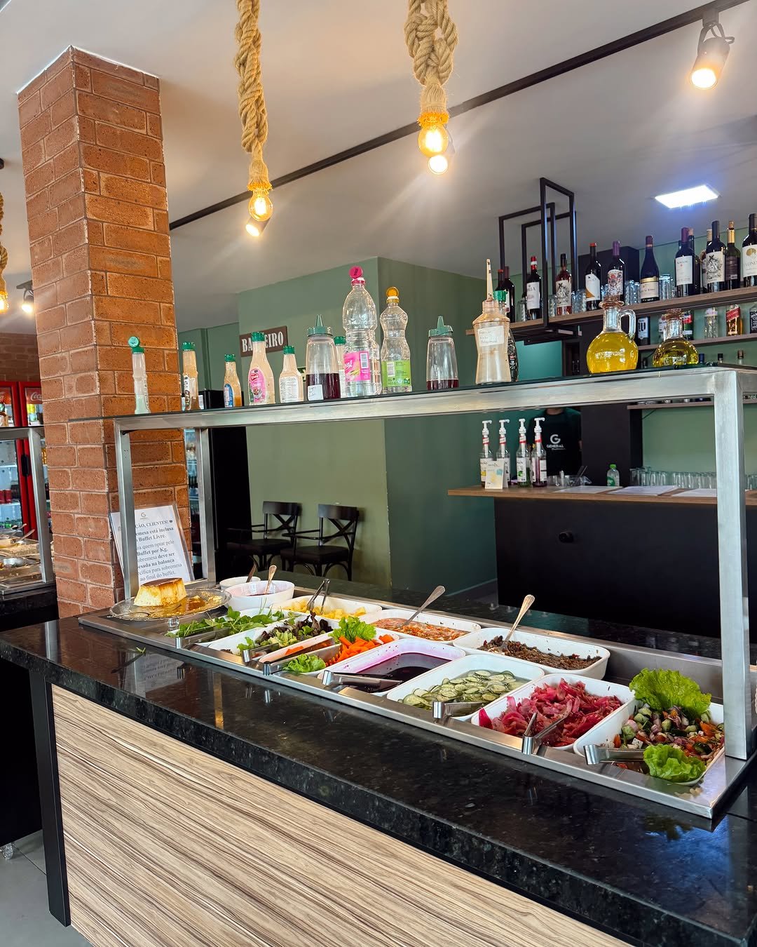 Buffet de saladas frescas do General