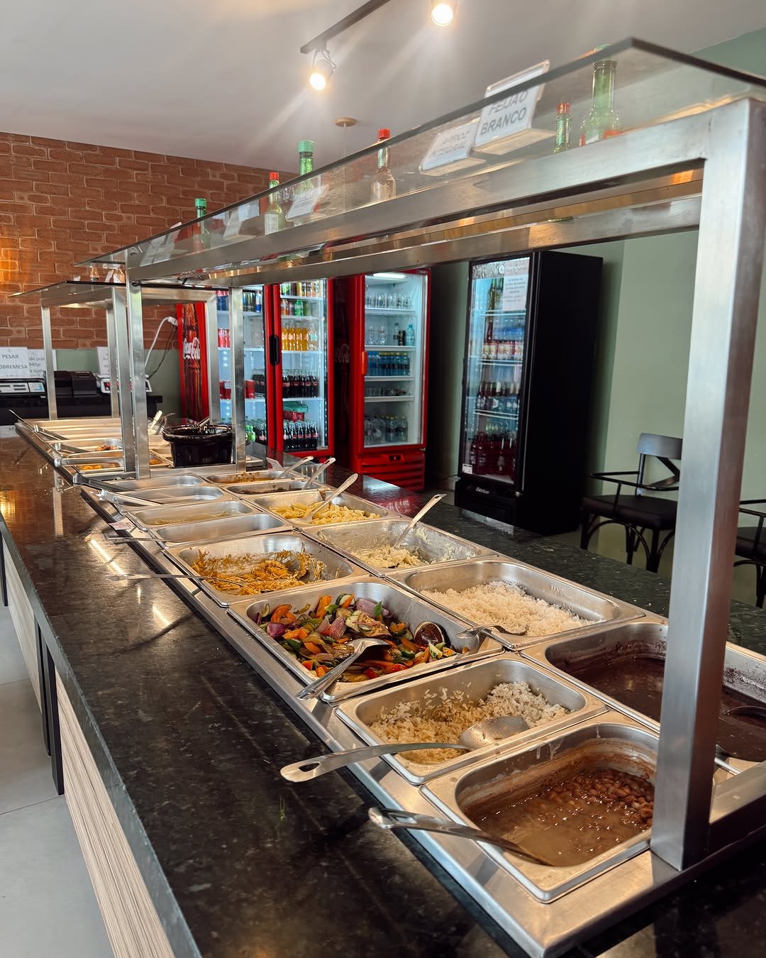 Buffet quente do sábado